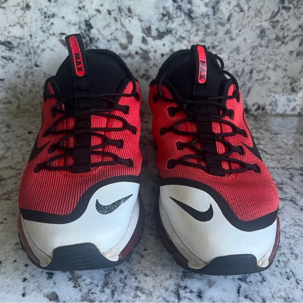 Nike Air Max men’s 11.5 Red and Black Running Shoes